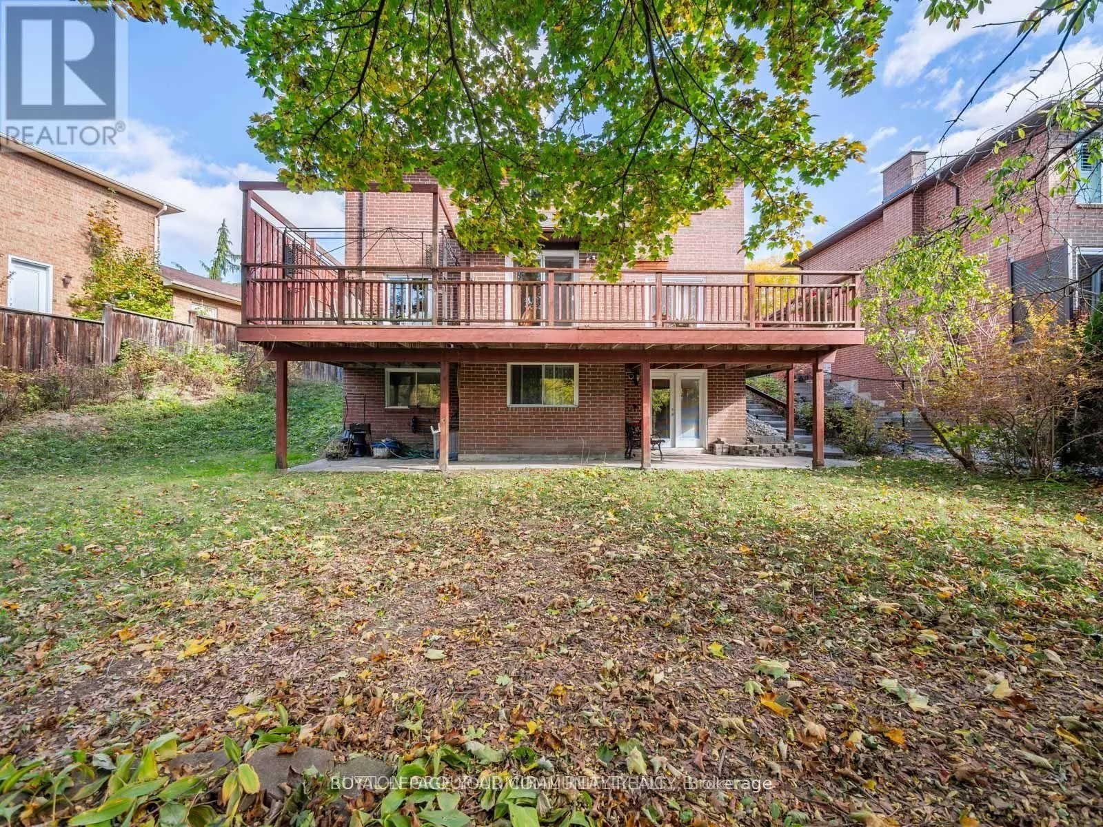 MAIN FLOOR - 51 HOUSEMAN CRESCENT