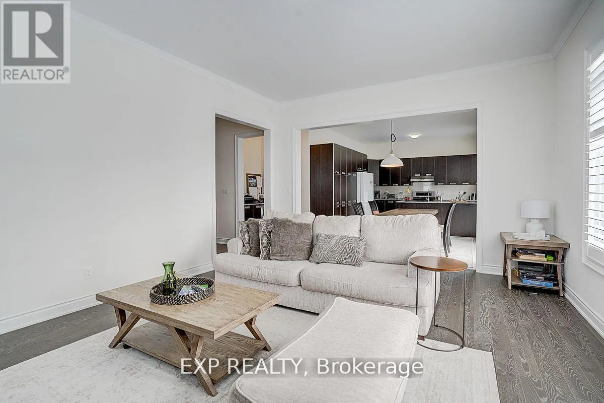 41 WALTER TUNNY CRESCENT