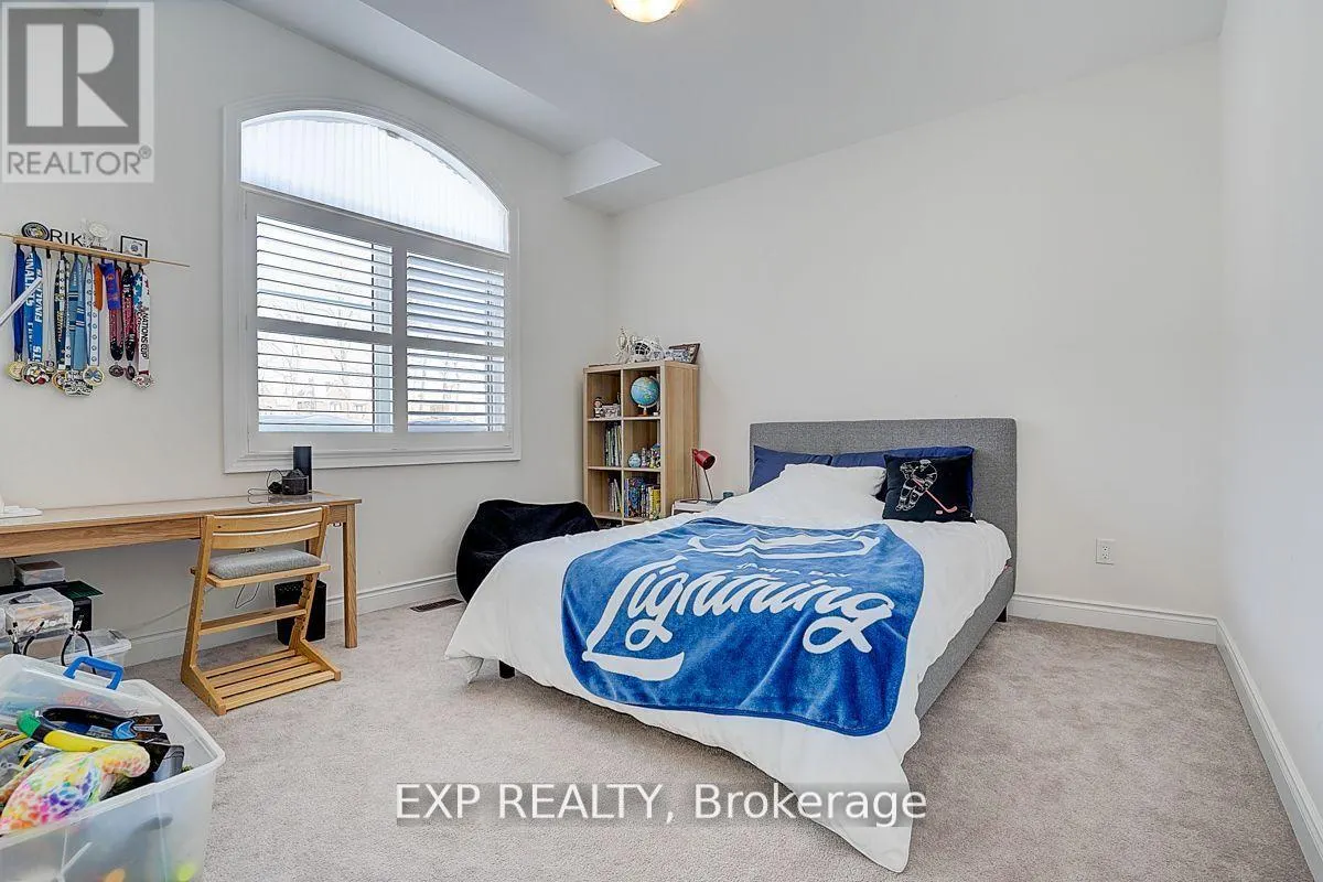 41 WALTER TUNNY CRESCENT