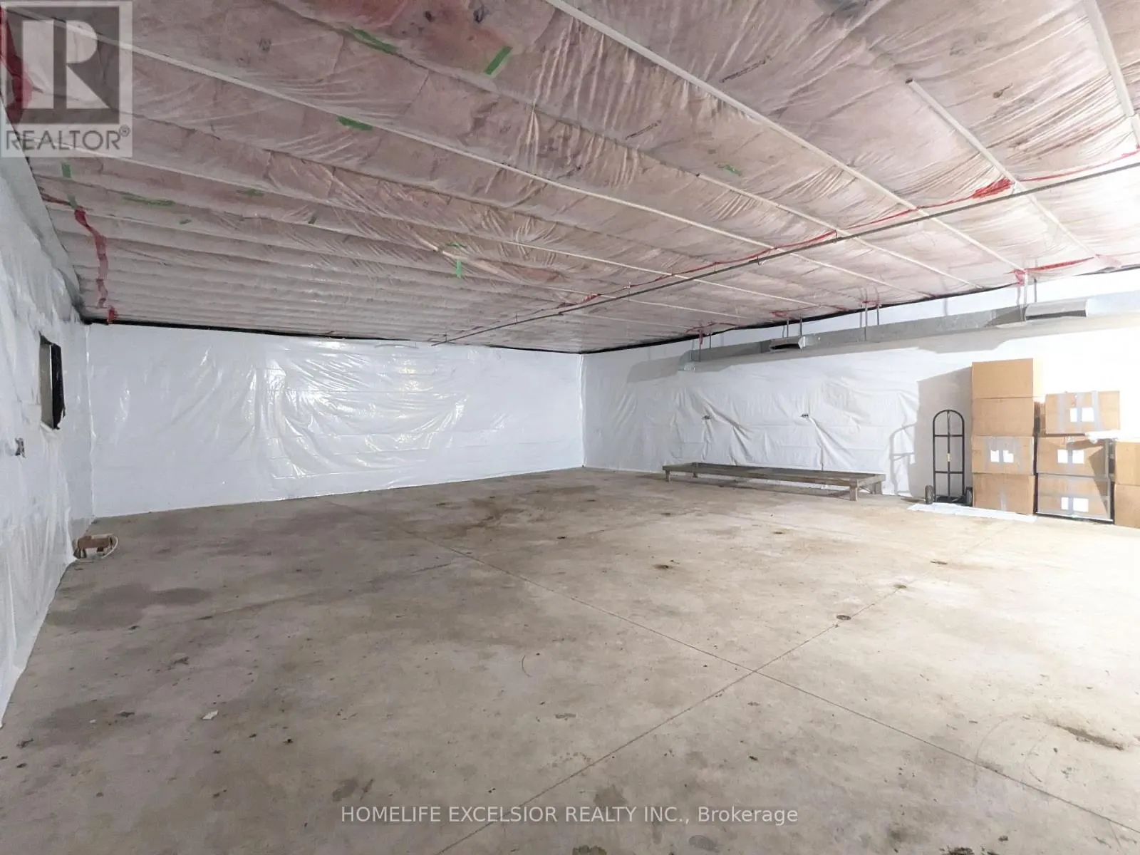 DETACHED HOME - 8850 LAKE RIDGE ROAD