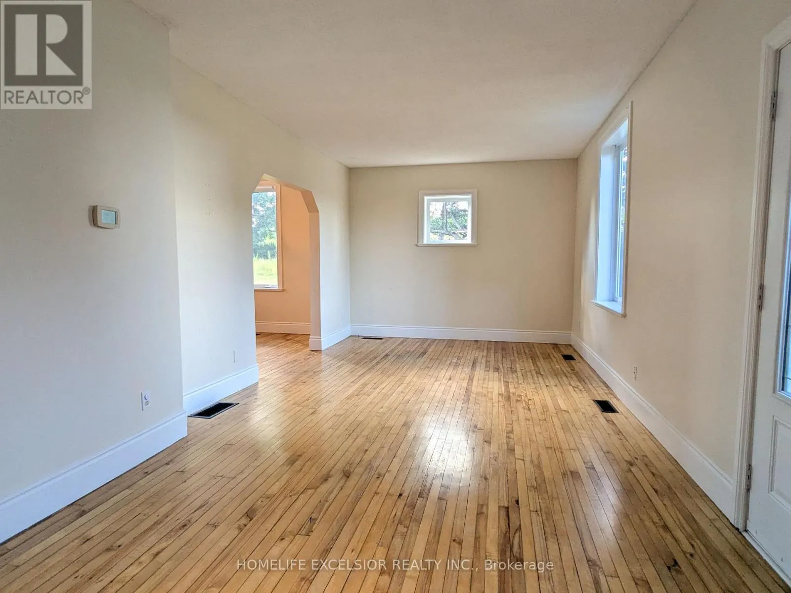 DETACHED HOME - 8850 LAKE RIDGE ROAD