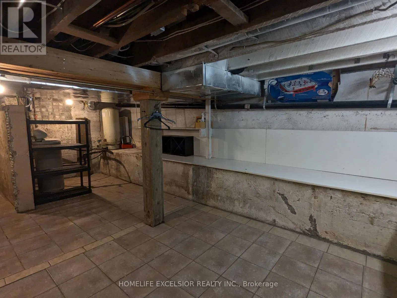 DETACHED HOME - 8850 LAKE RIDGE ROAD