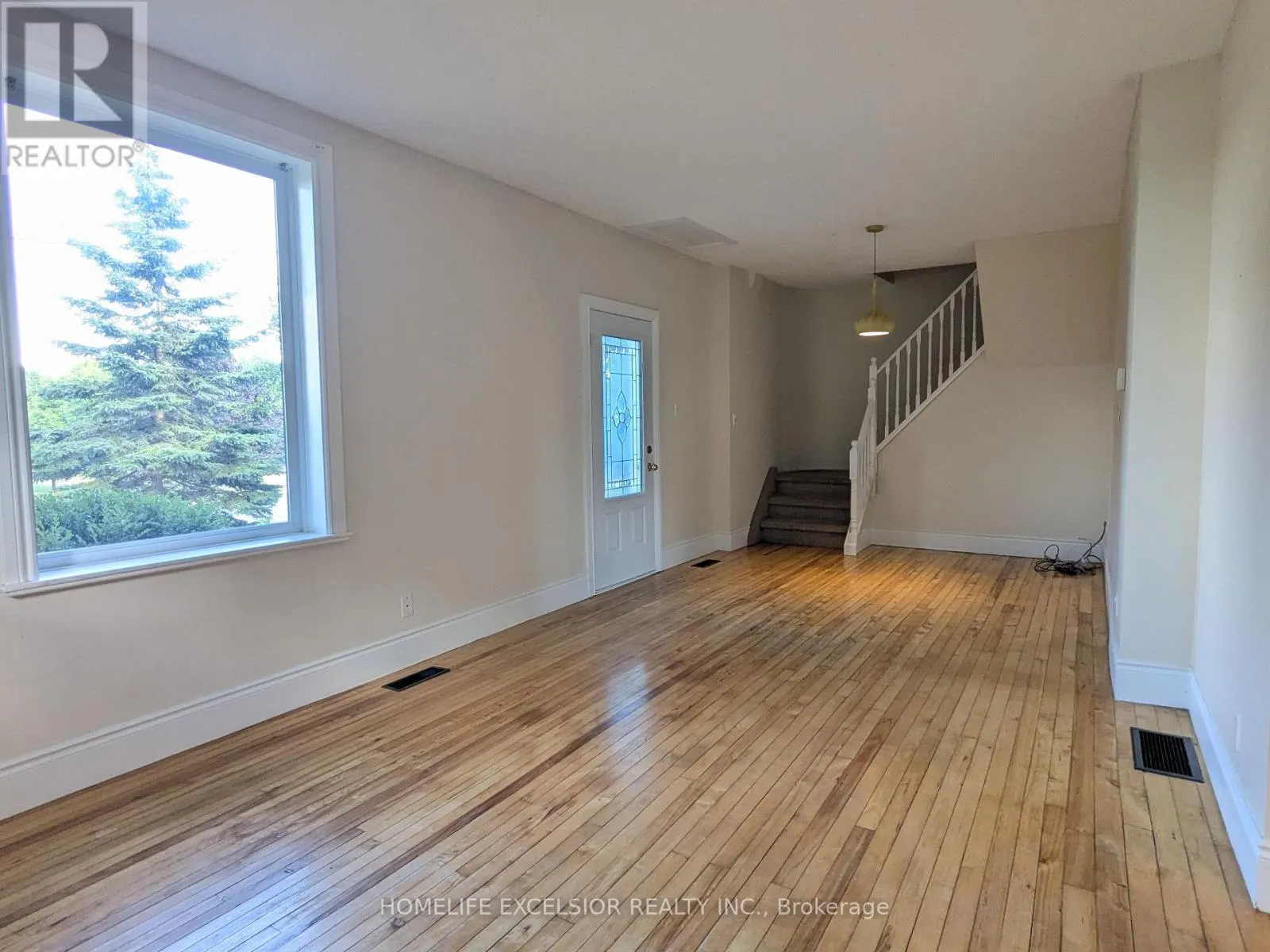 DETACHED HOME - 8850 LAKE RIDGE ROAD