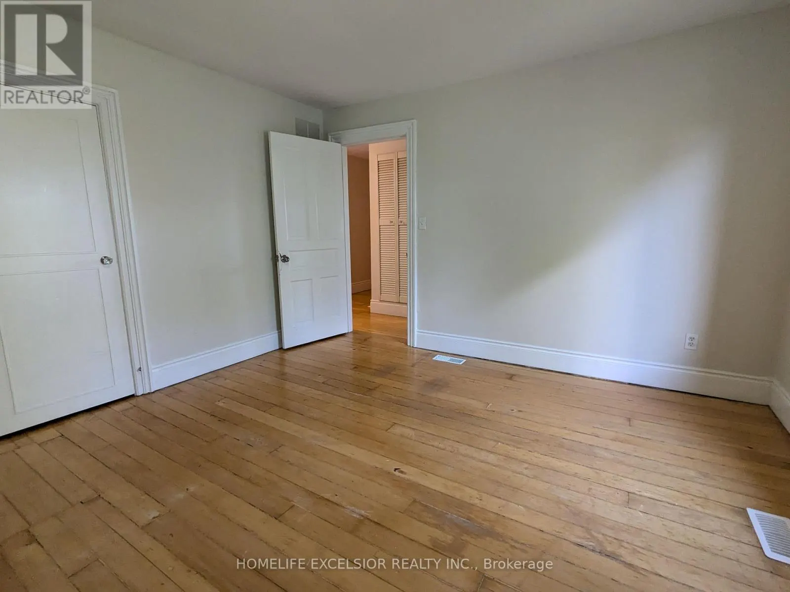 DETACHED HOME - 8850 LAKE RIDGE ROAD