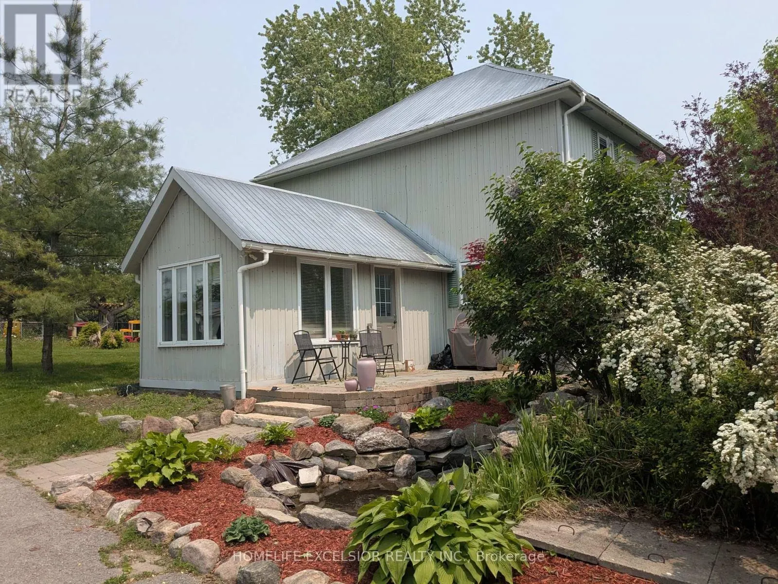 DETACHED HOME - 8850 LAKE RIDGE ROAD