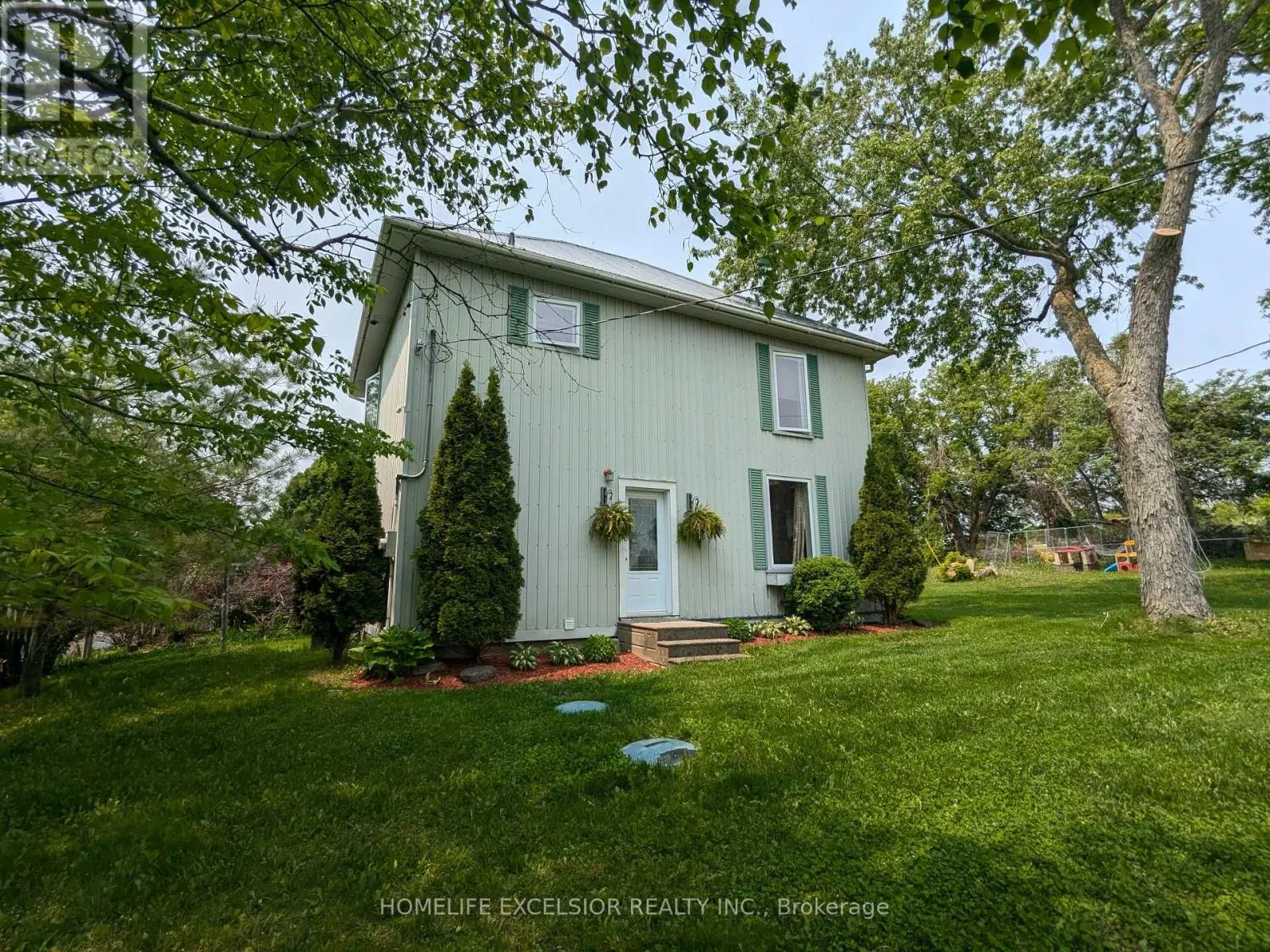 DETACHED HOME - 8850 LAKE RIDGE ROAD
