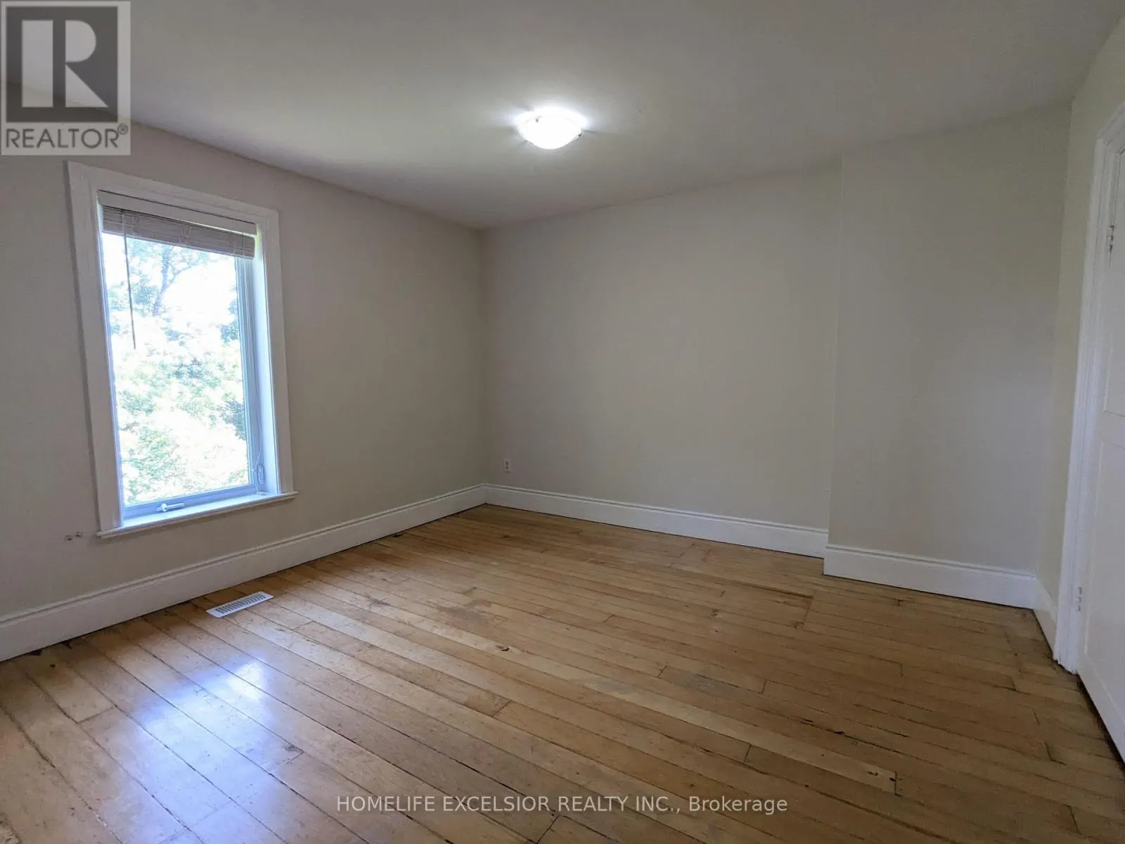 DETACHED HOME - 8850 LAKE RIDGE ROAD