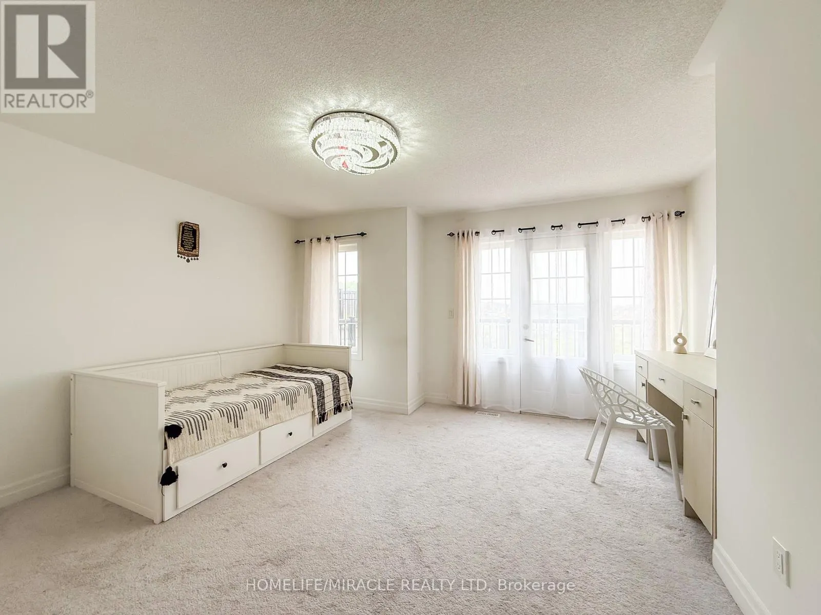 118 FRANK KELLY DRIVE