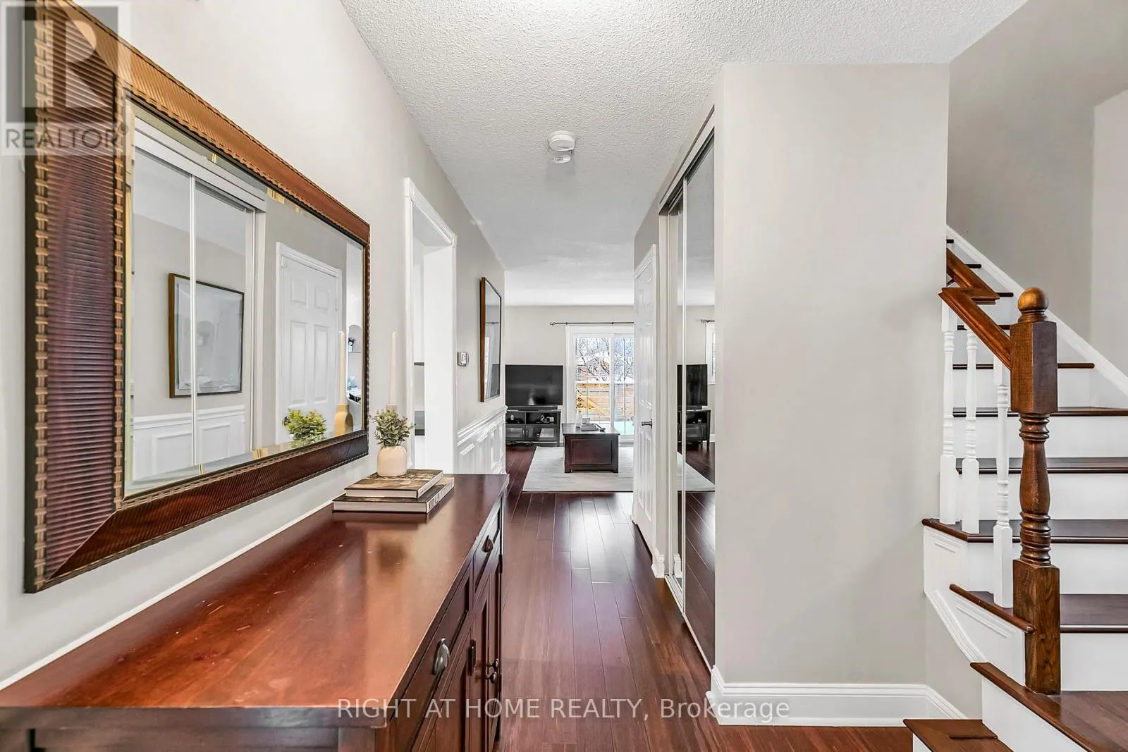 39 ARANKA COURT