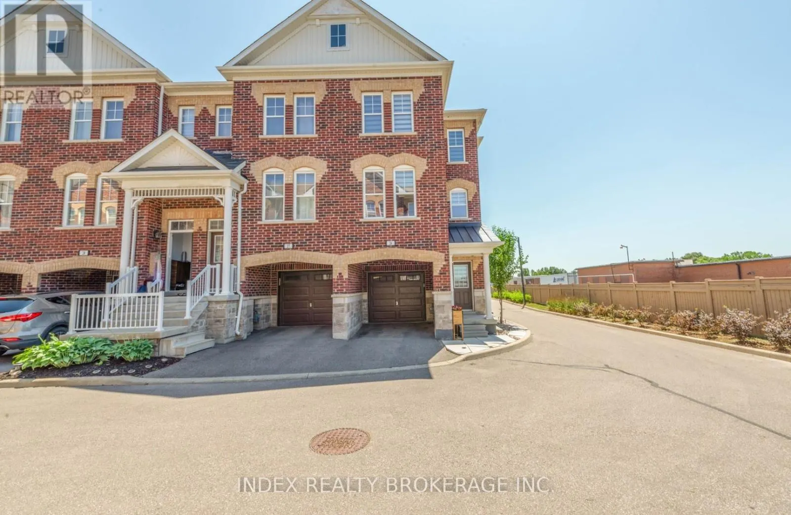 26 - 10 PORTER AVENUE
