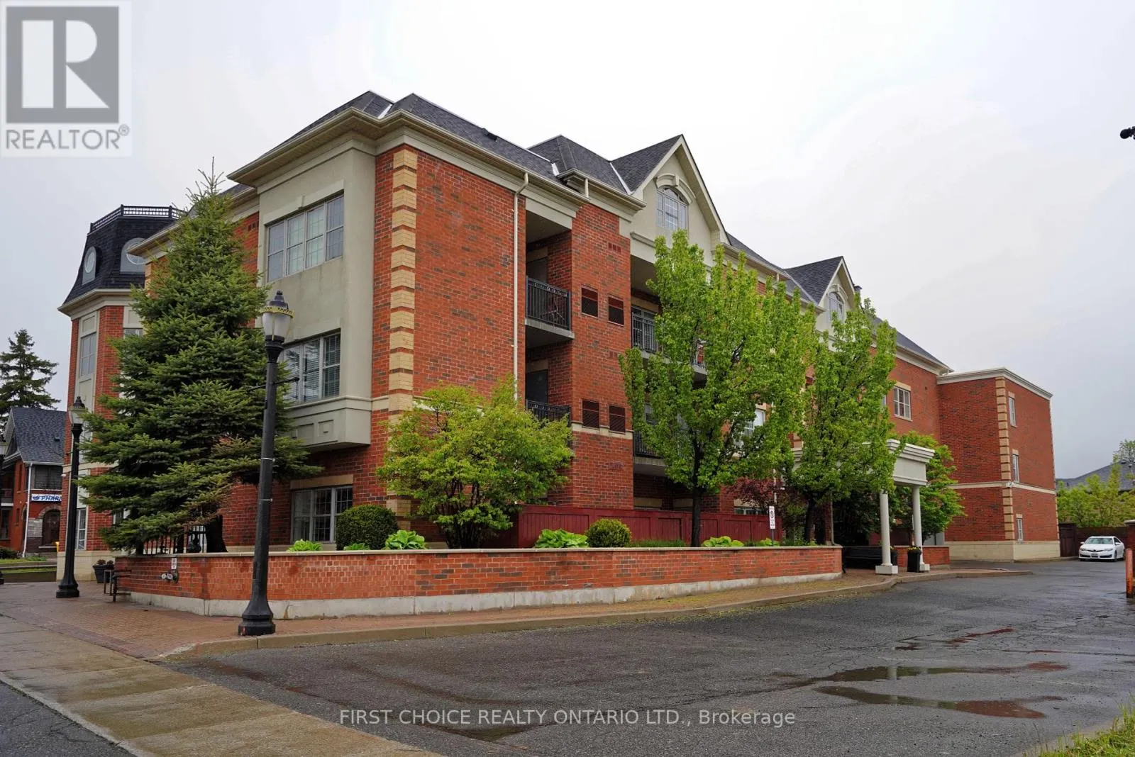 101 - 9973 KEELE STREET