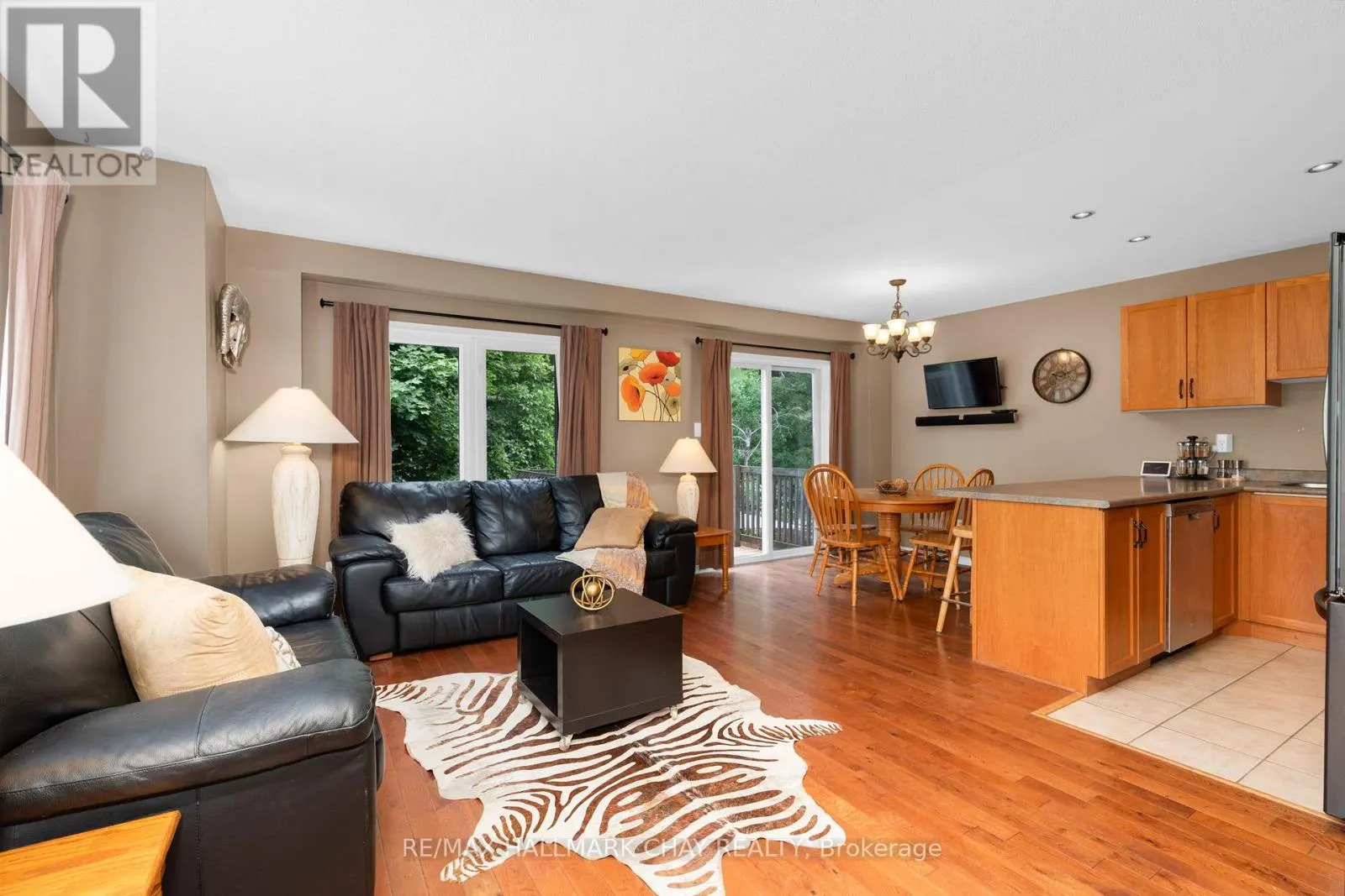 63 PARKSIDE CRESCENT