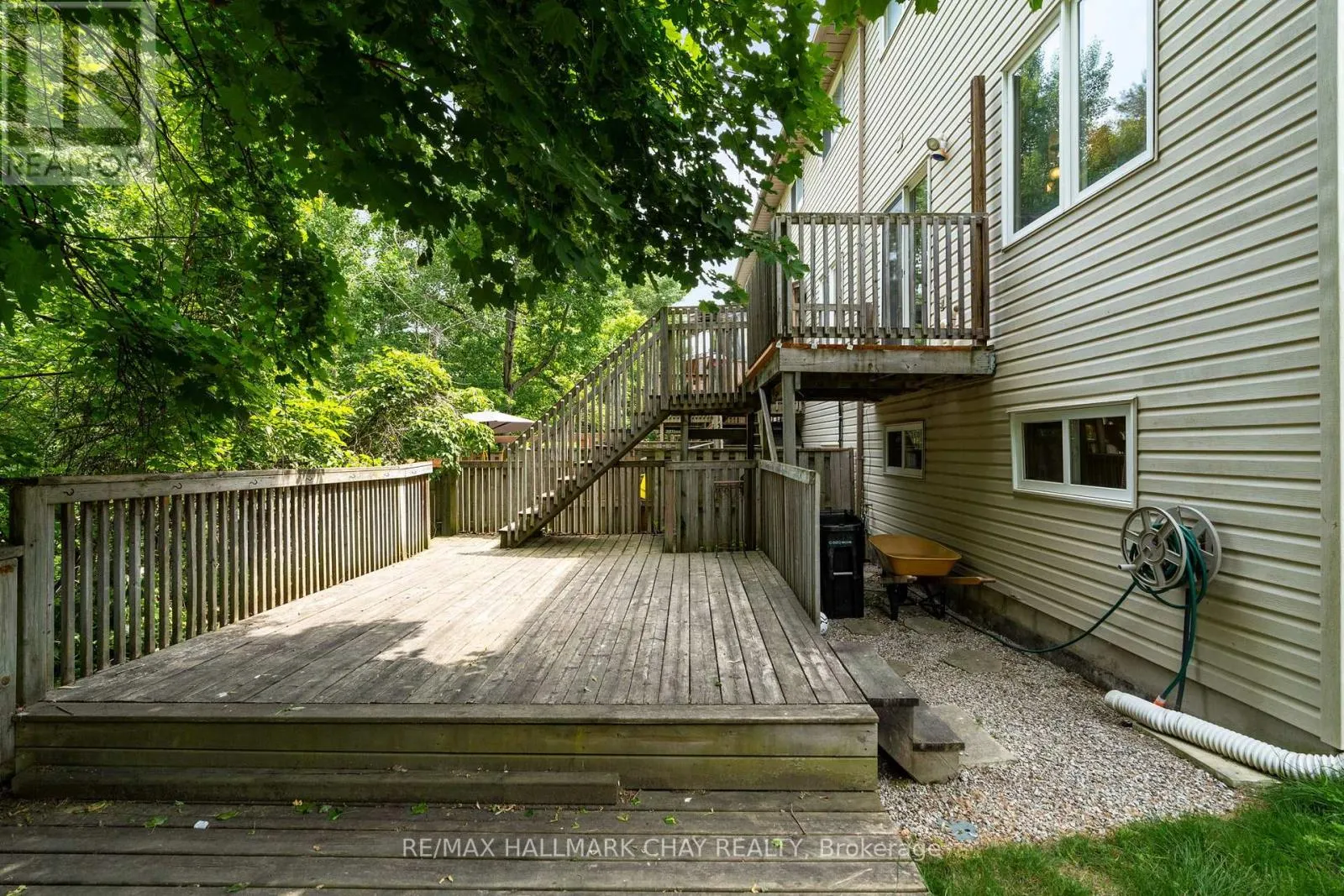 63 PARKSIDE CRESCENT