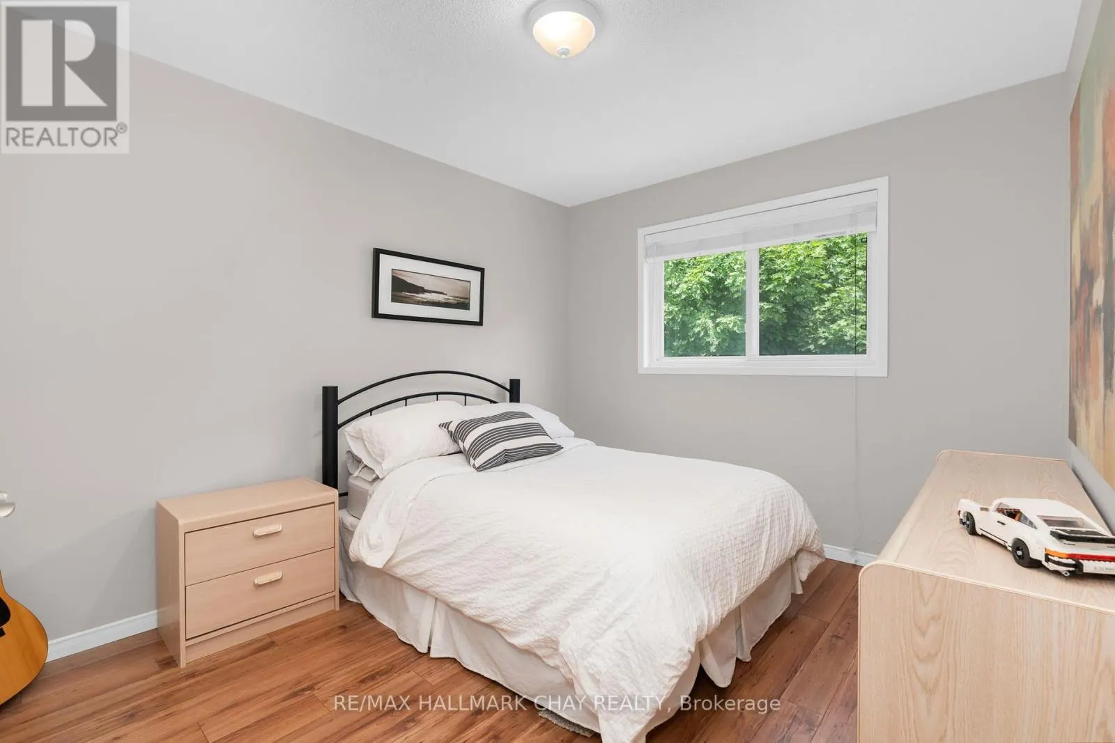 63 PARKSIDE CRESCENT