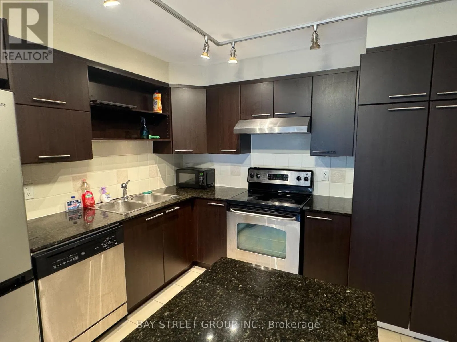 219A - 39 GALLERIA PARKWAY