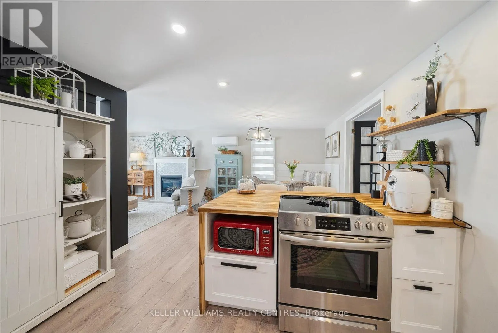 18 CHERRYWOOD LANE