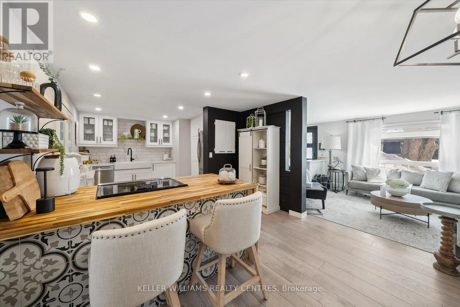 18 CHERRYWOOD LANE
