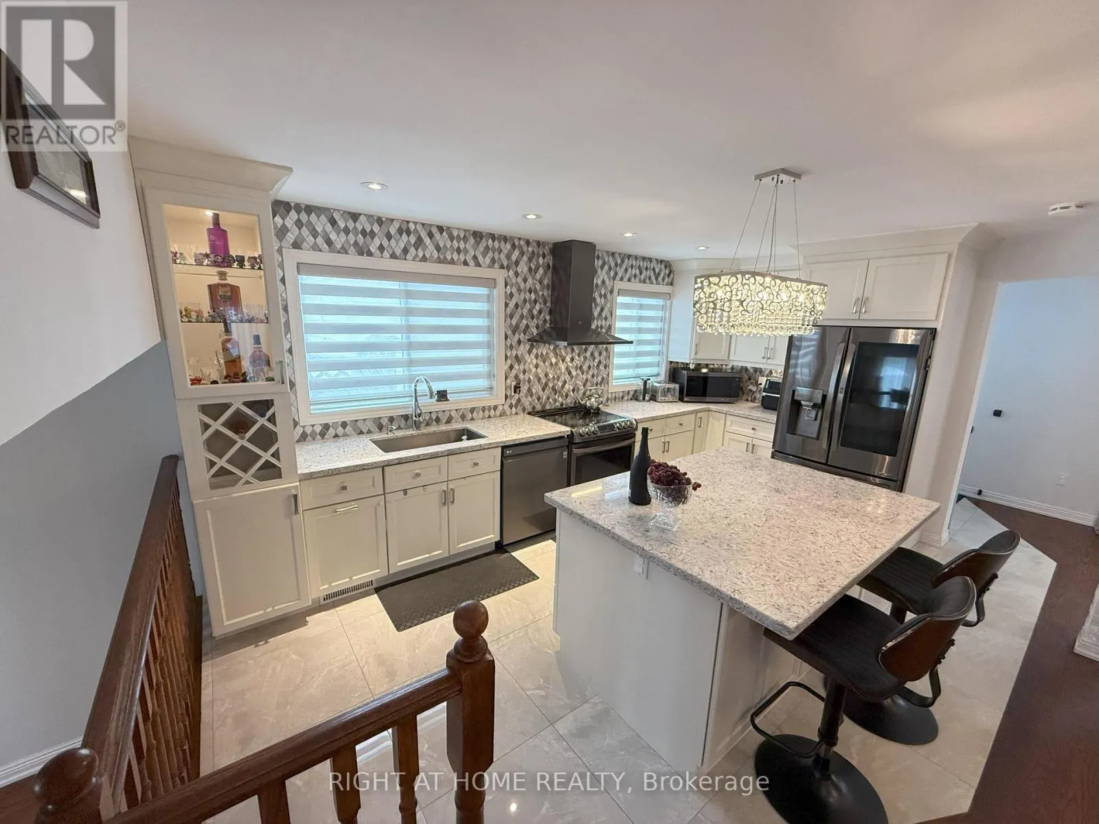 40 HOLLAND RIVER BLV BOULEVARD