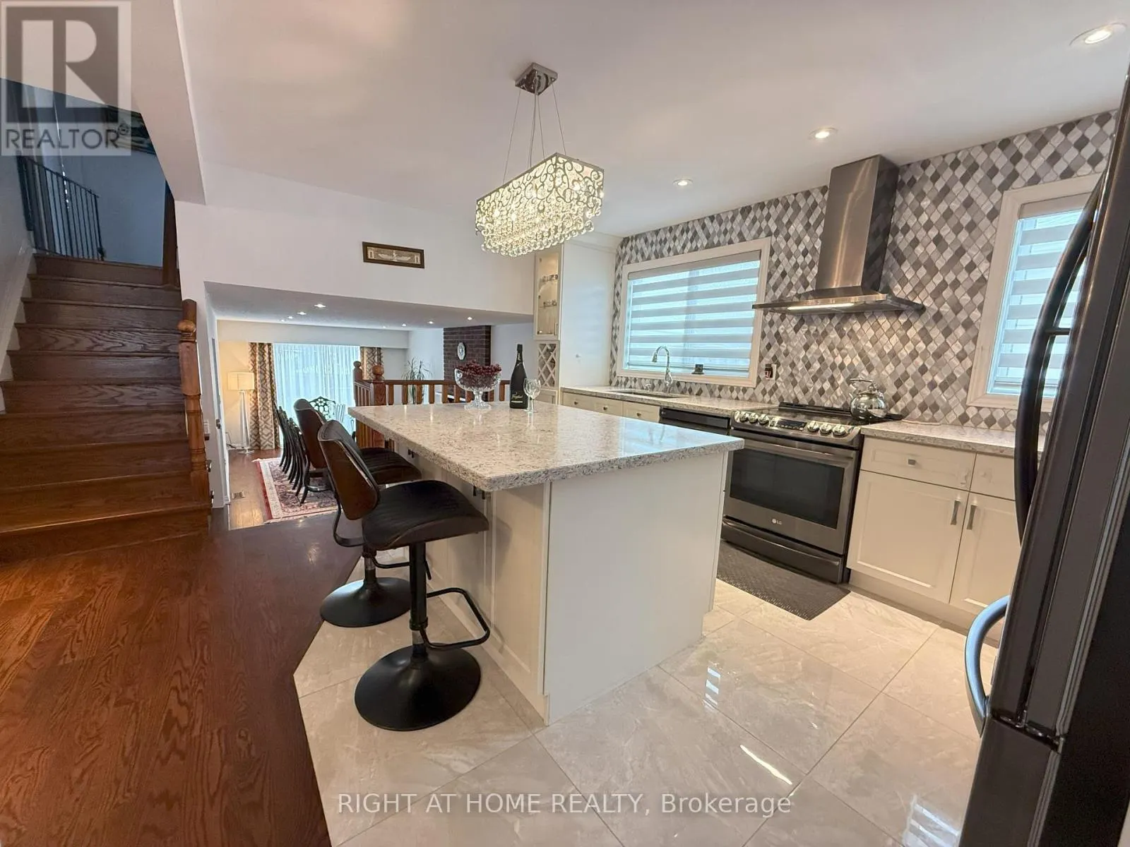 40 HOLLAND RIVER BLV BOULEVARD