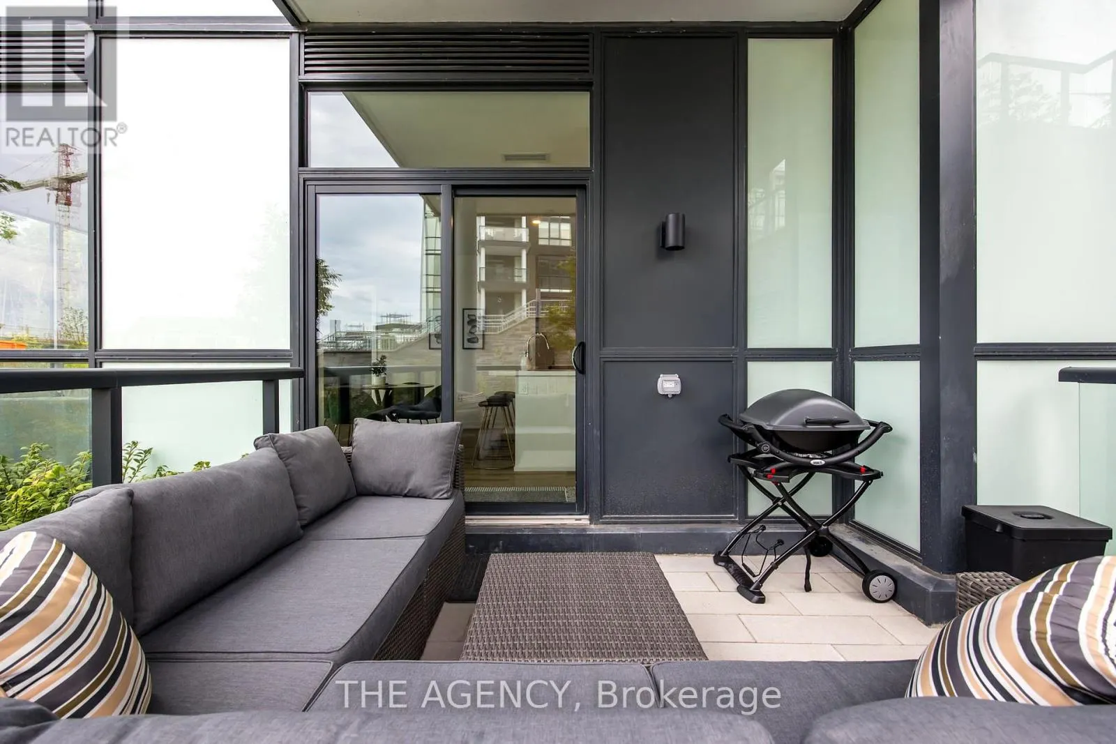 G36 - 415 SEA RAY AVENUE