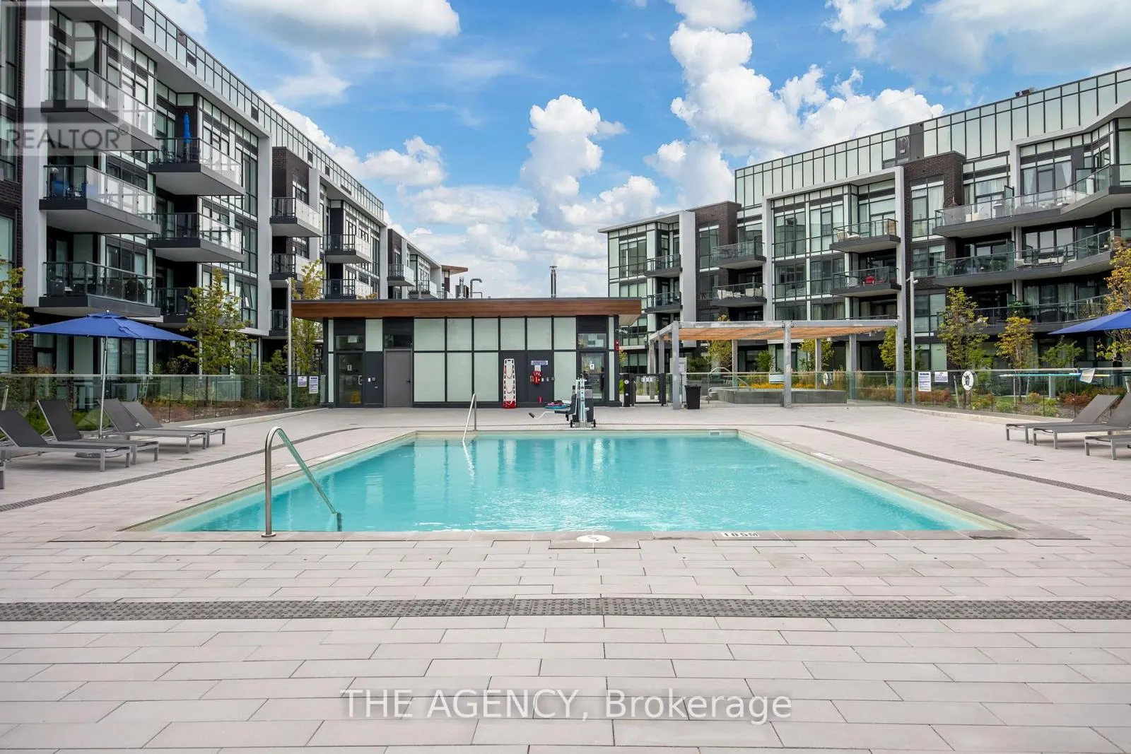 G36 - 415 SEA RAY AVENUE