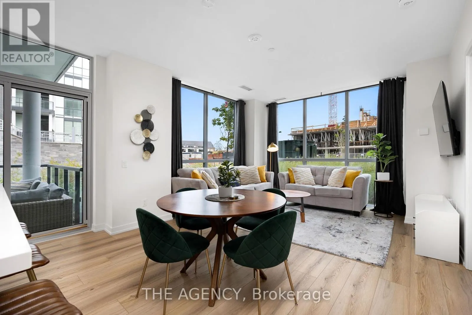 G36 - 415 SEA RAY AVENUE