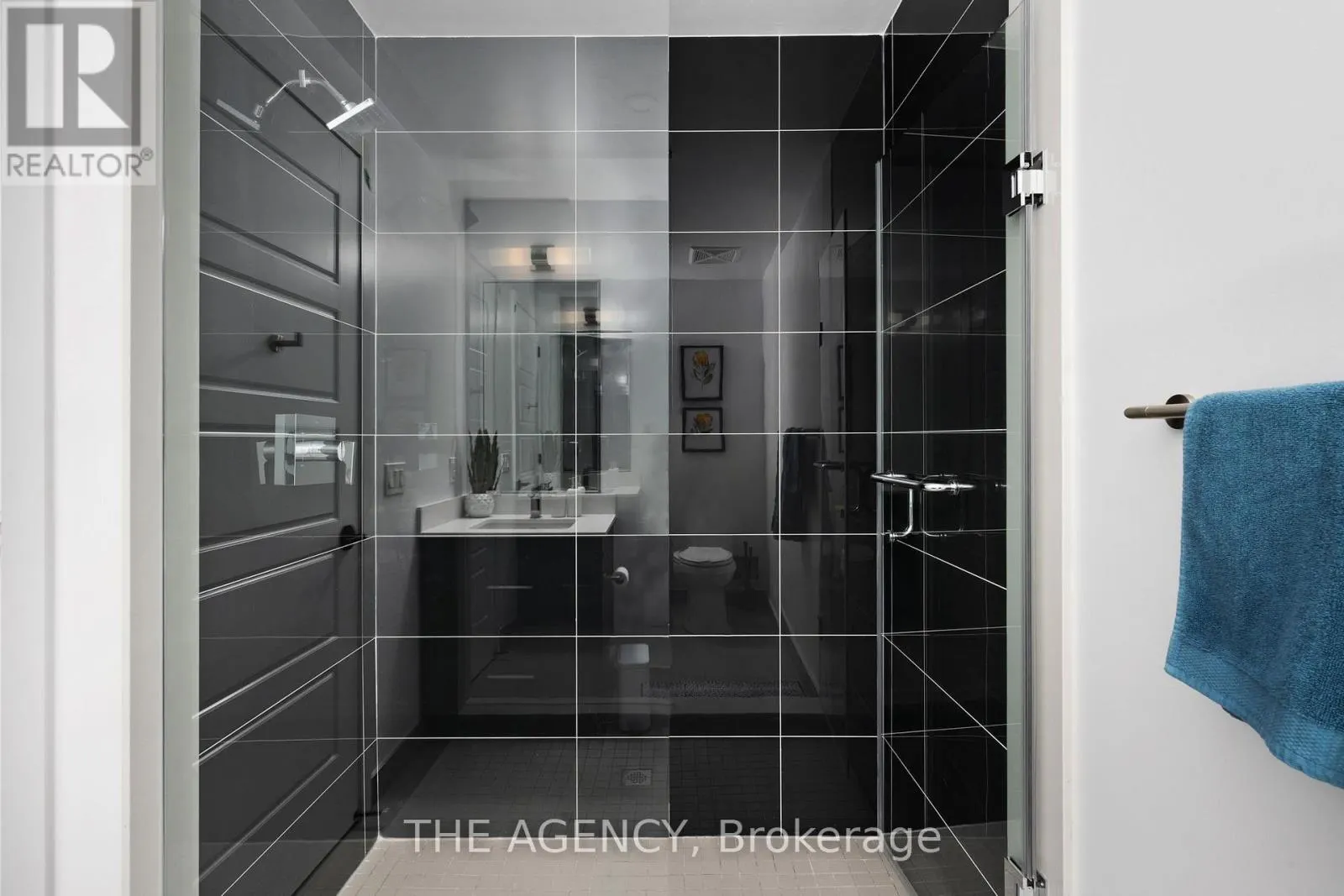G36 - 415 SEA RAY AVENUE