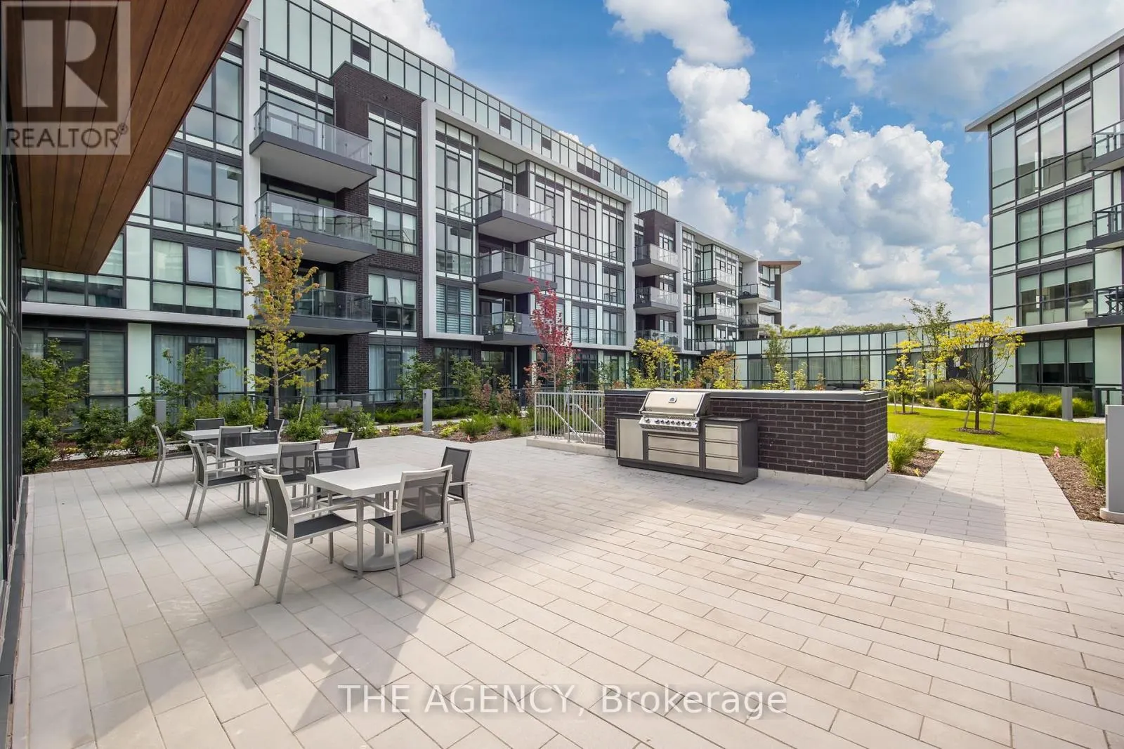 G36 - 415 SEA RAY AVENUE