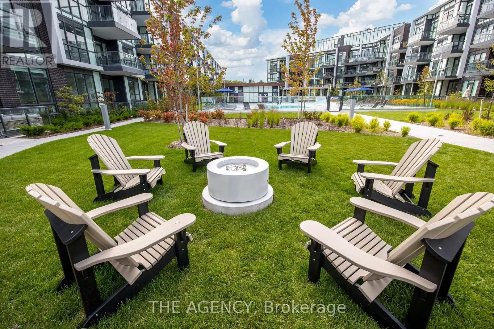 G36 - 415 SEA RAY AVENUE