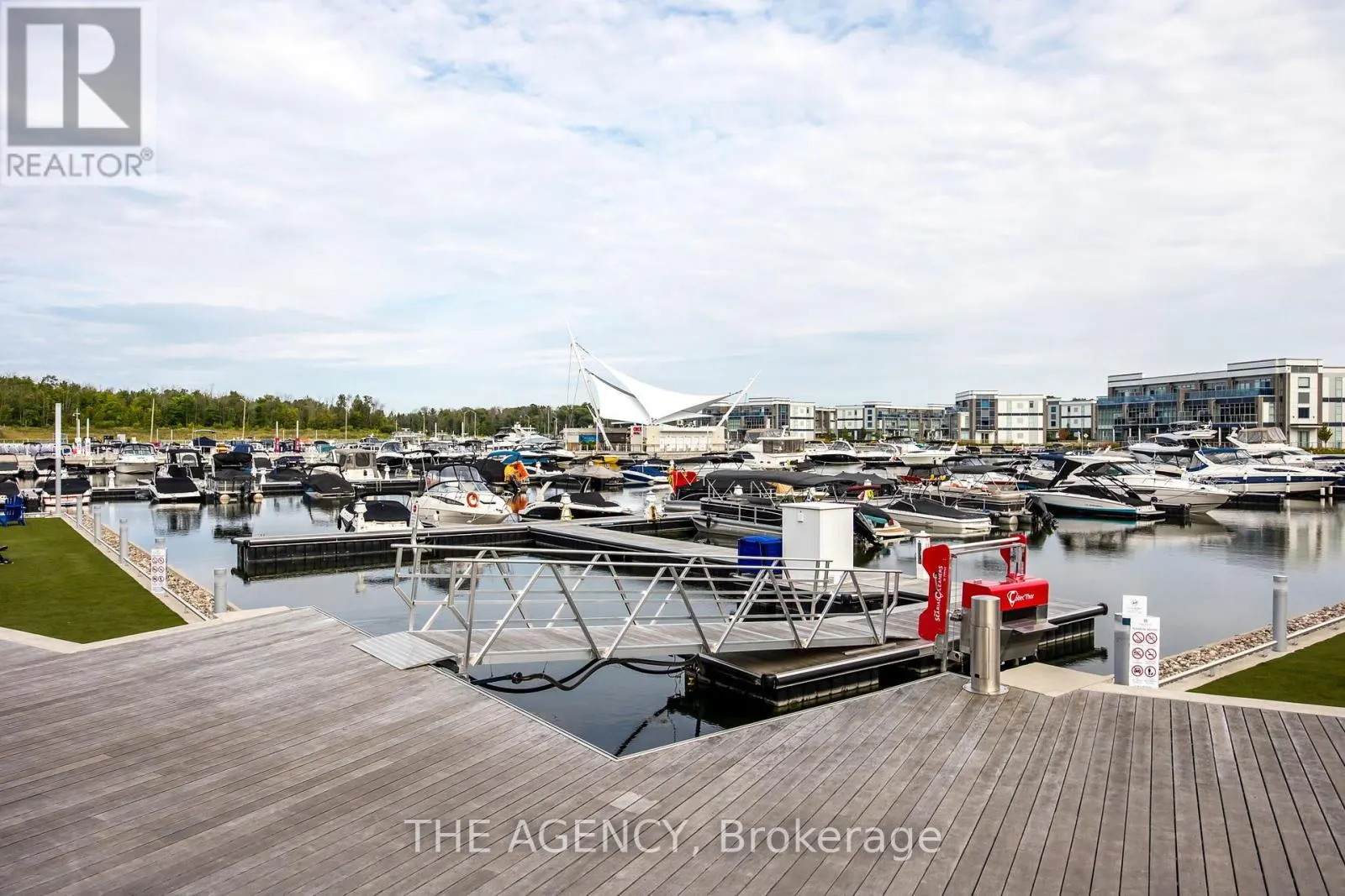 G36 - 415 SEA RAY AVENUE