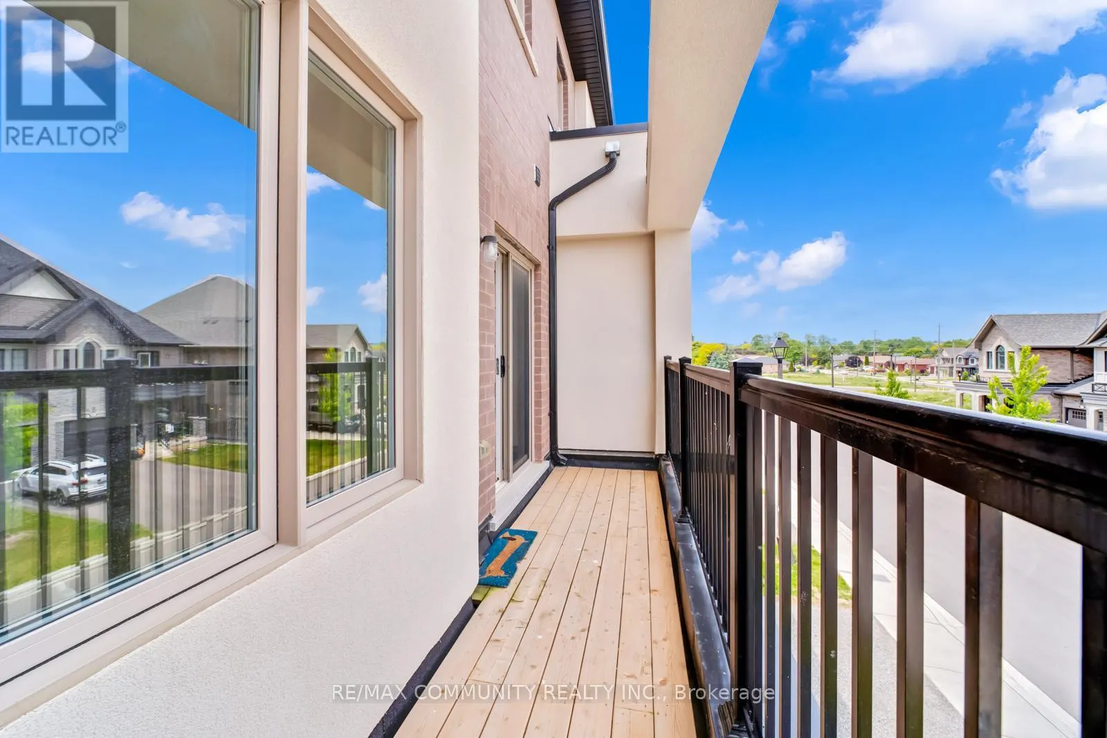 16 ALAN WILLIAMS TRAIL