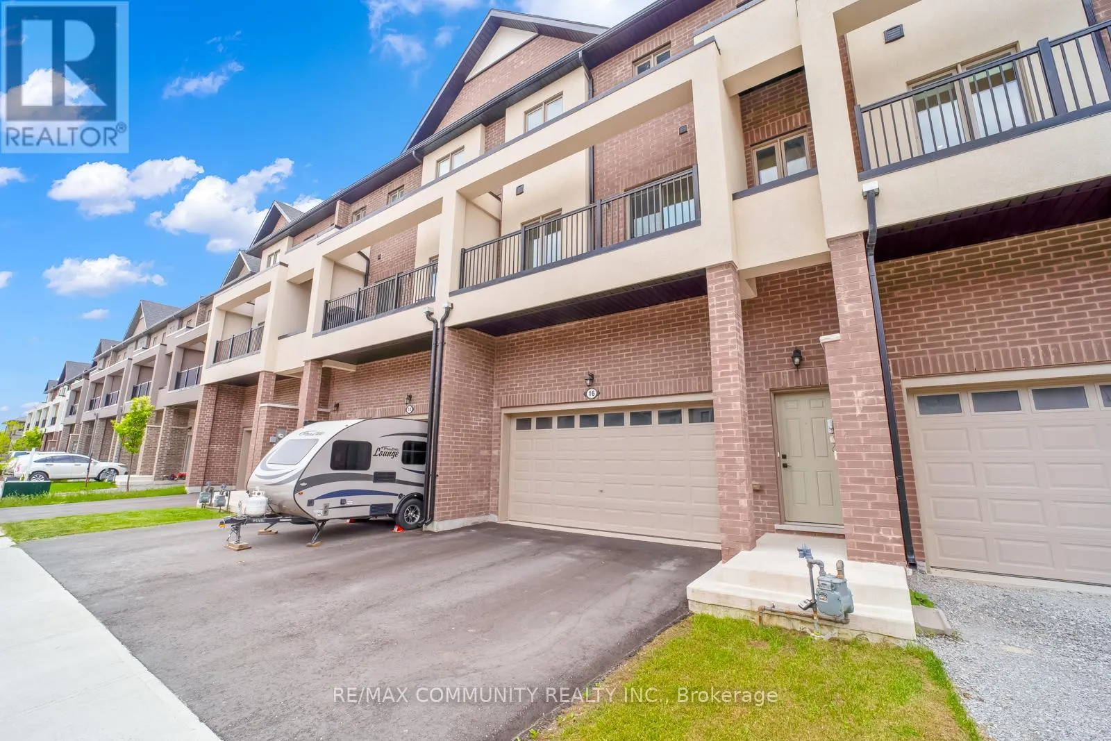 16 ALAN WILLIAMS TRAIL