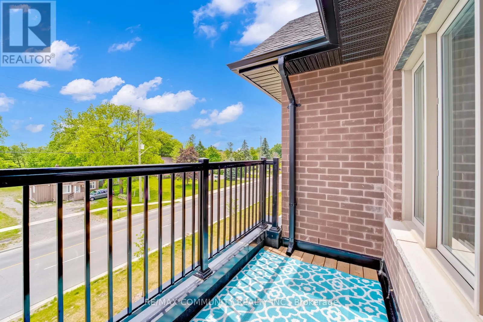 16 ALAN WILLIAMS TRAIL