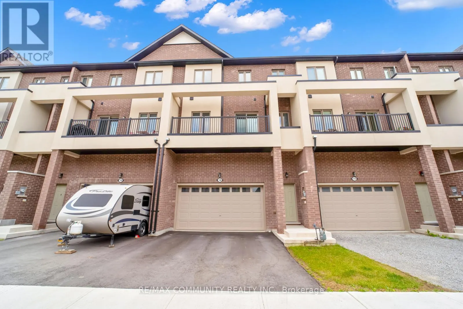 16 ALAN WILLIAMS TRAIL