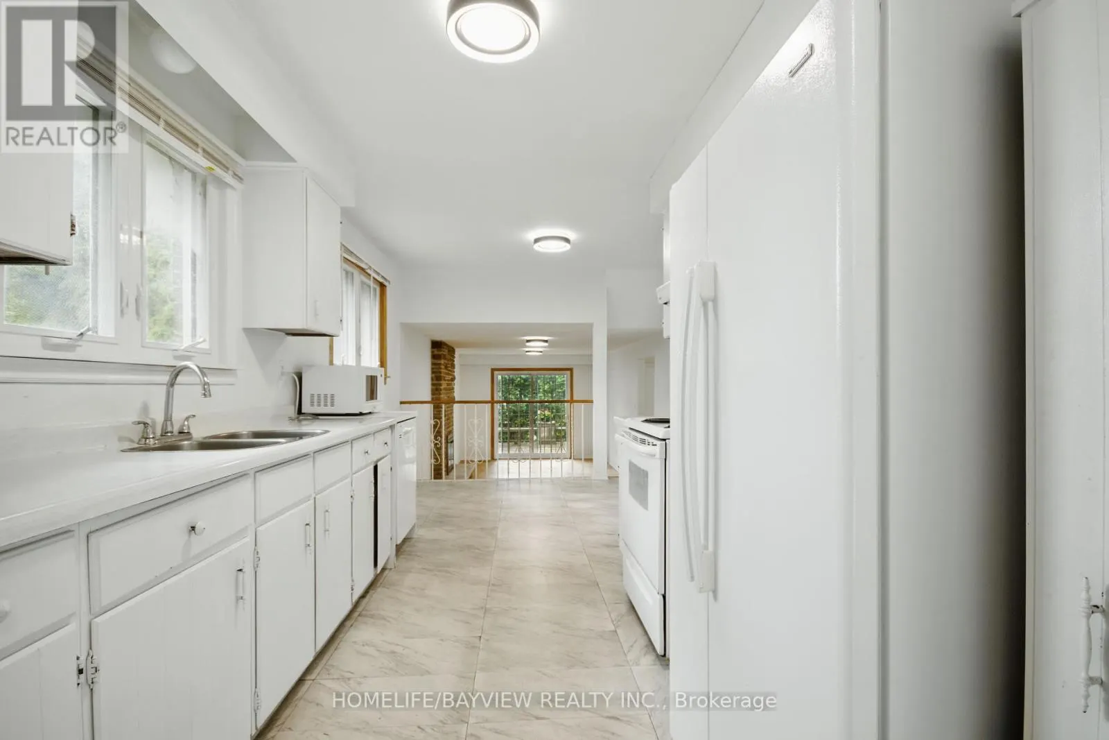 41 SUNNYWOOD CRESCENT