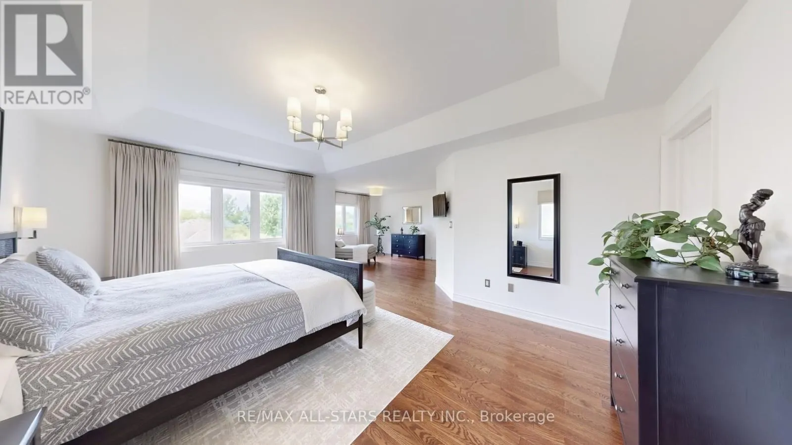 94 CAMPBELL DRIVE S