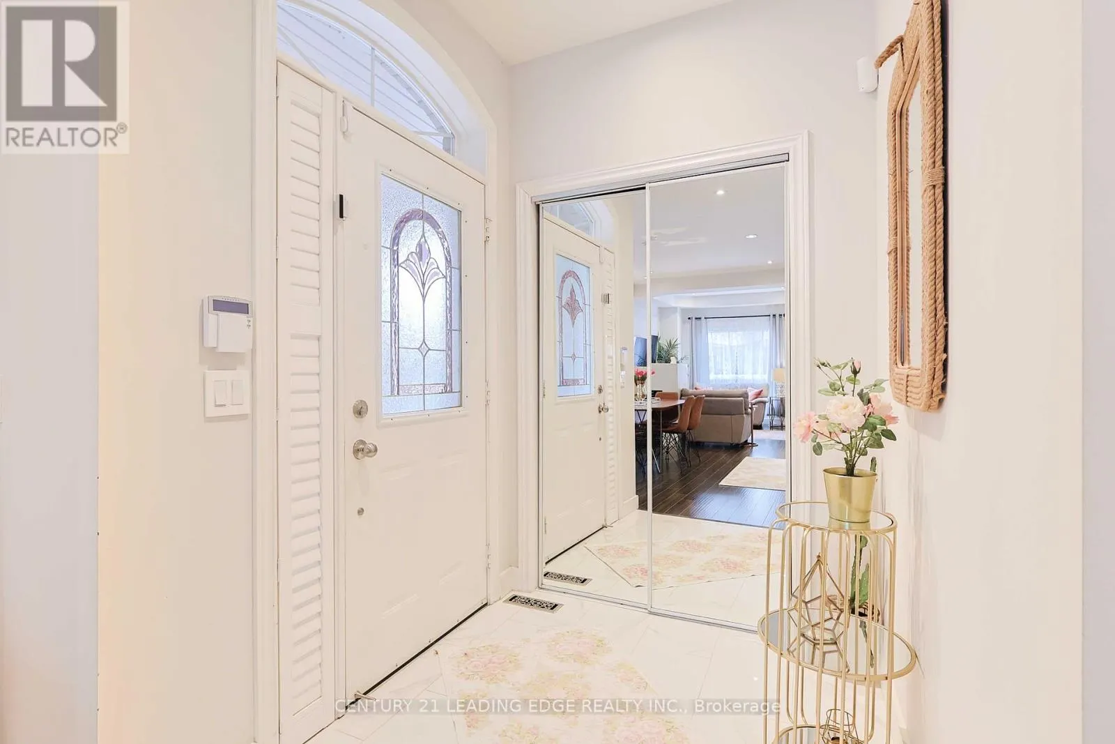 28 SYLWOOD CRESCENT