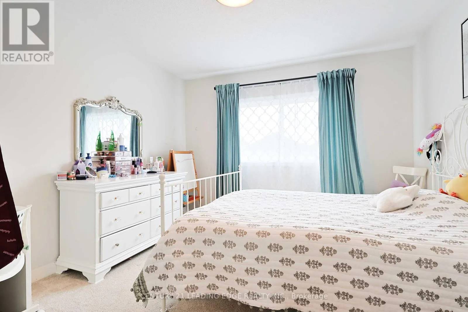 28 SYLWOOD CRESCENT