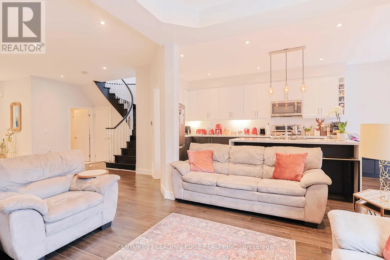 28 SYLWOOD CRESCENT