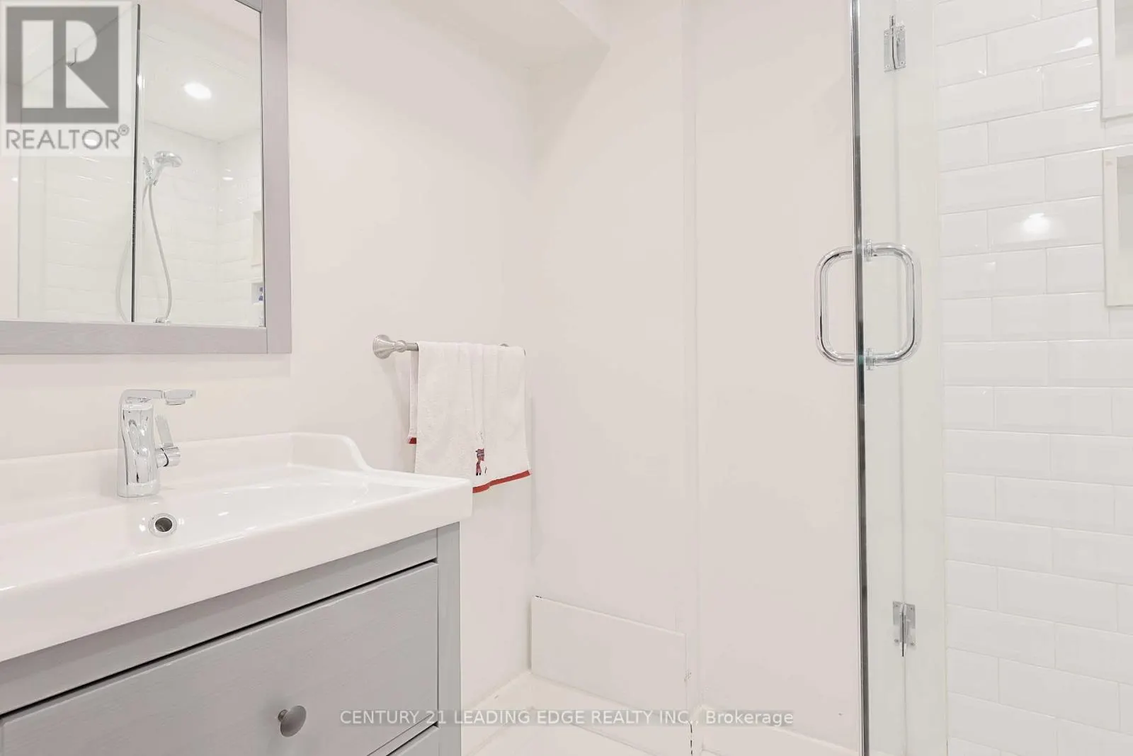 28 SYLWOOD CRESCENT