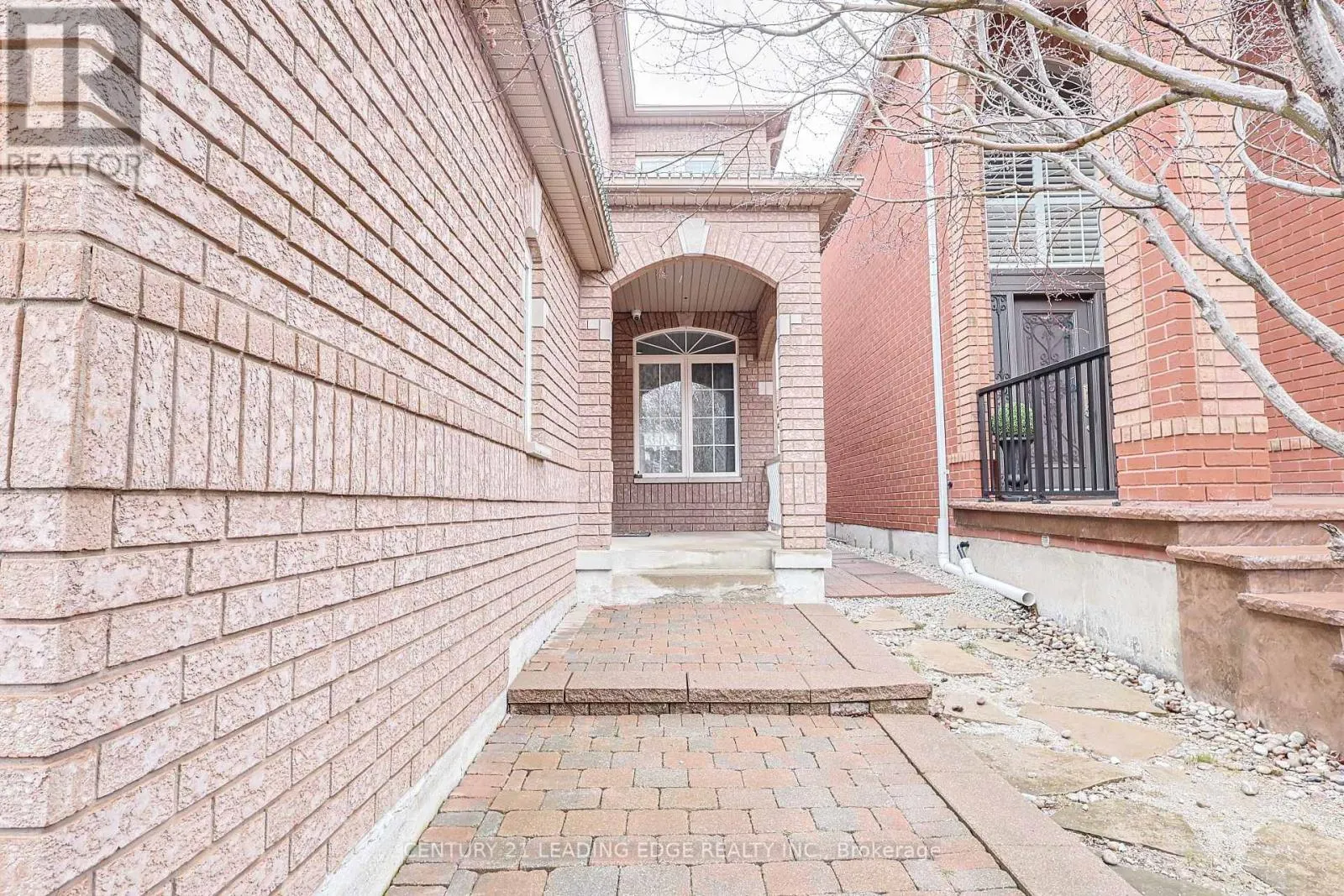 28 SYLWOOD CRESCENT