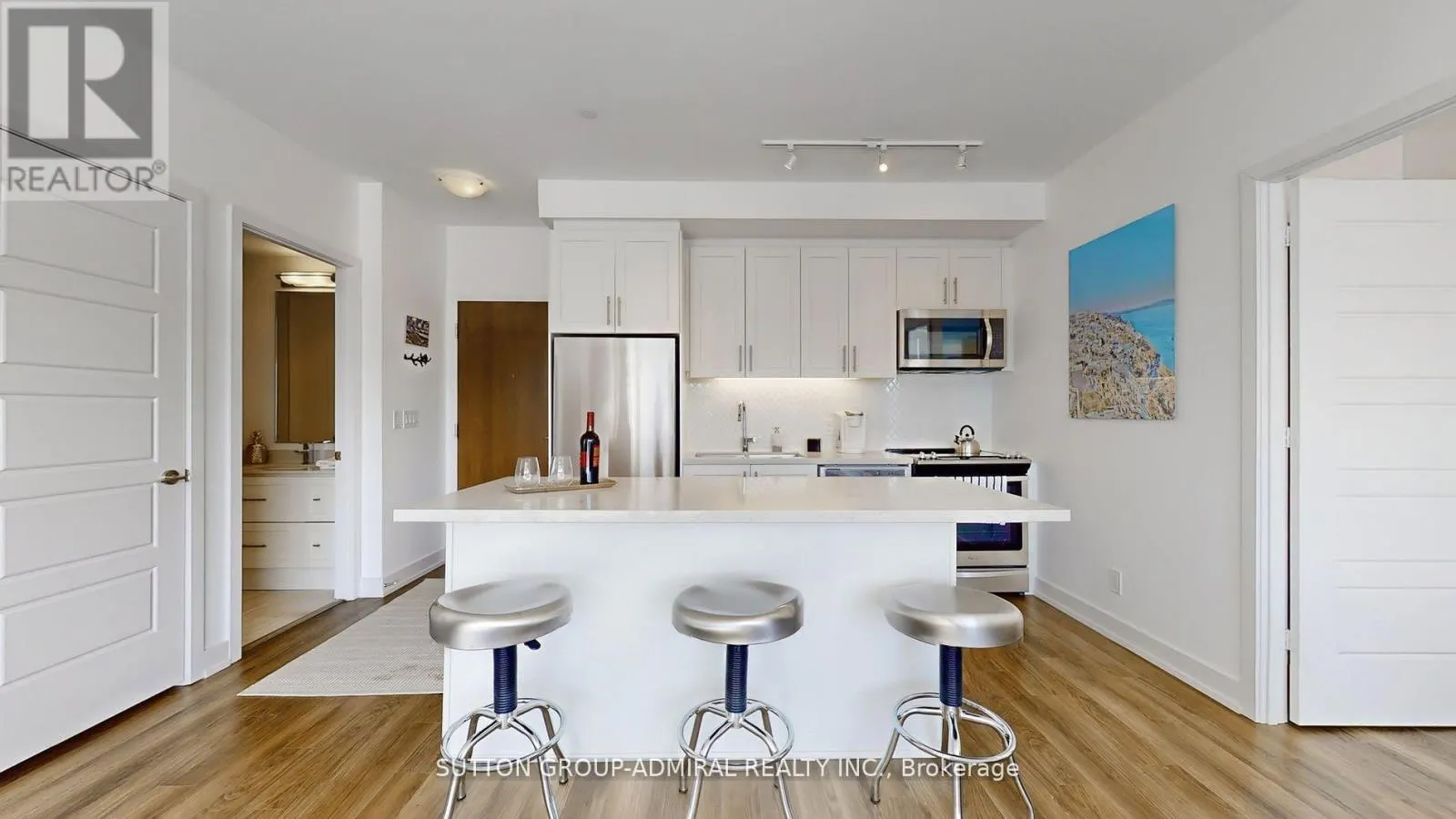 C420 - 301 SEA RAY AVENUE