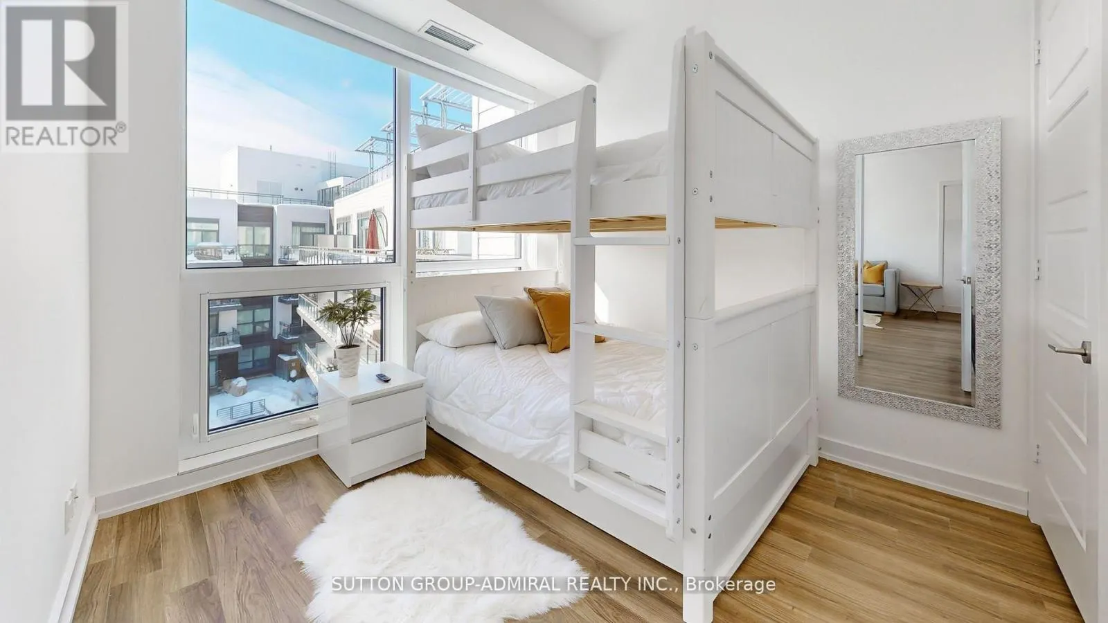 C420 - 301 SEA RAY AVENUE