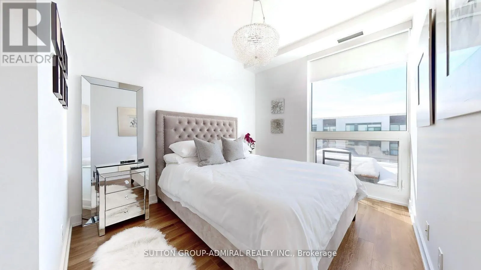 C420 - 301 SEA RAY AVENUE