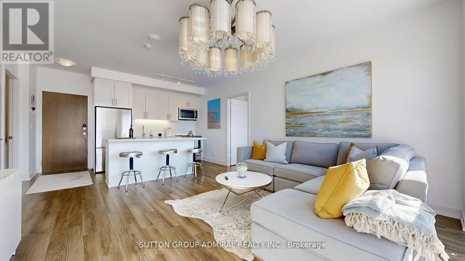 C420 - 301 SEA RAY AVENUE