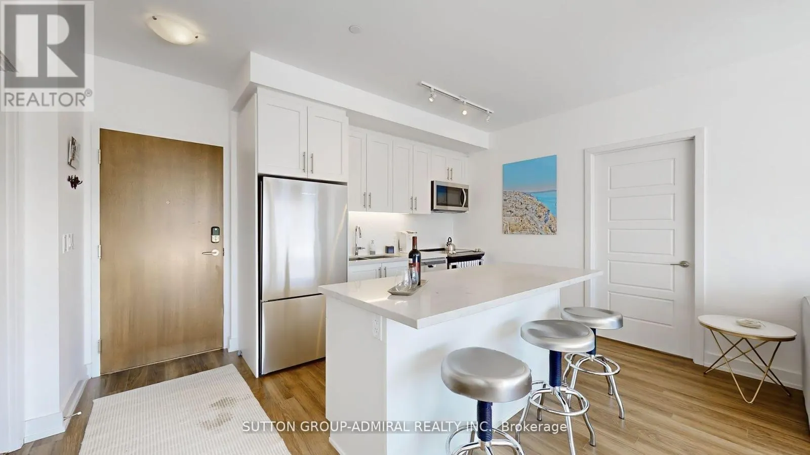 C420 - 301 SEA RAY AVENUE
