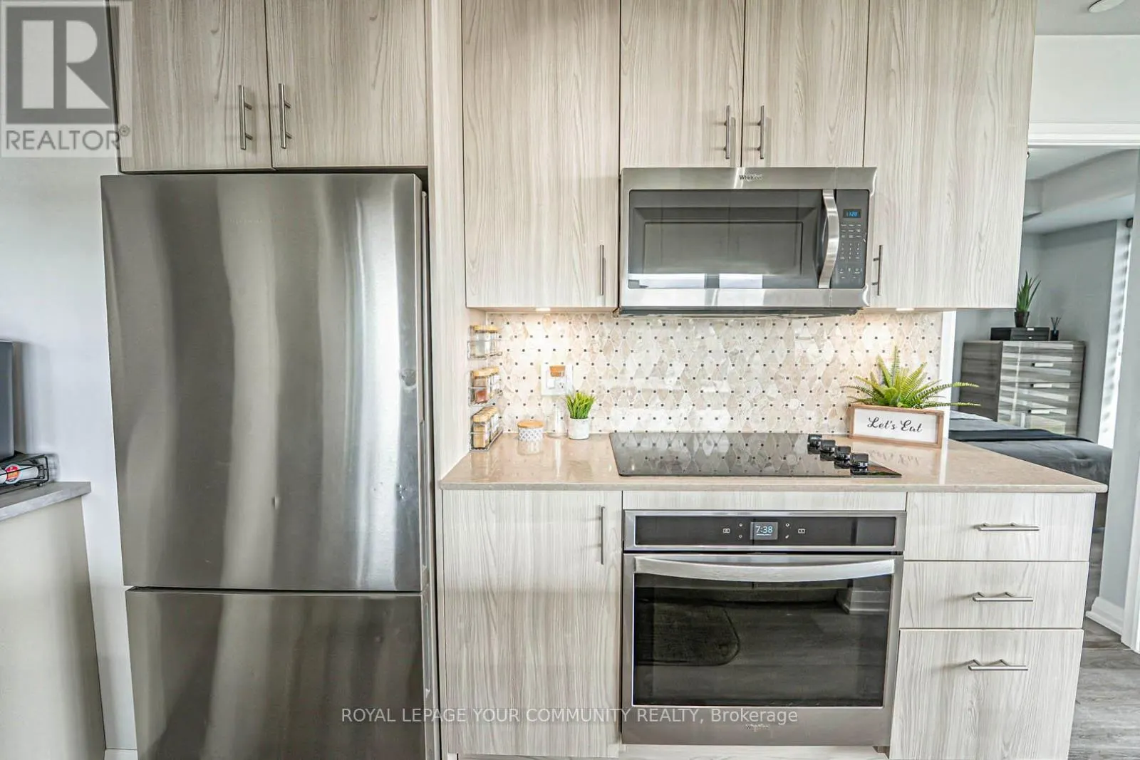 206 - 99 EAGLE ROCK WAY