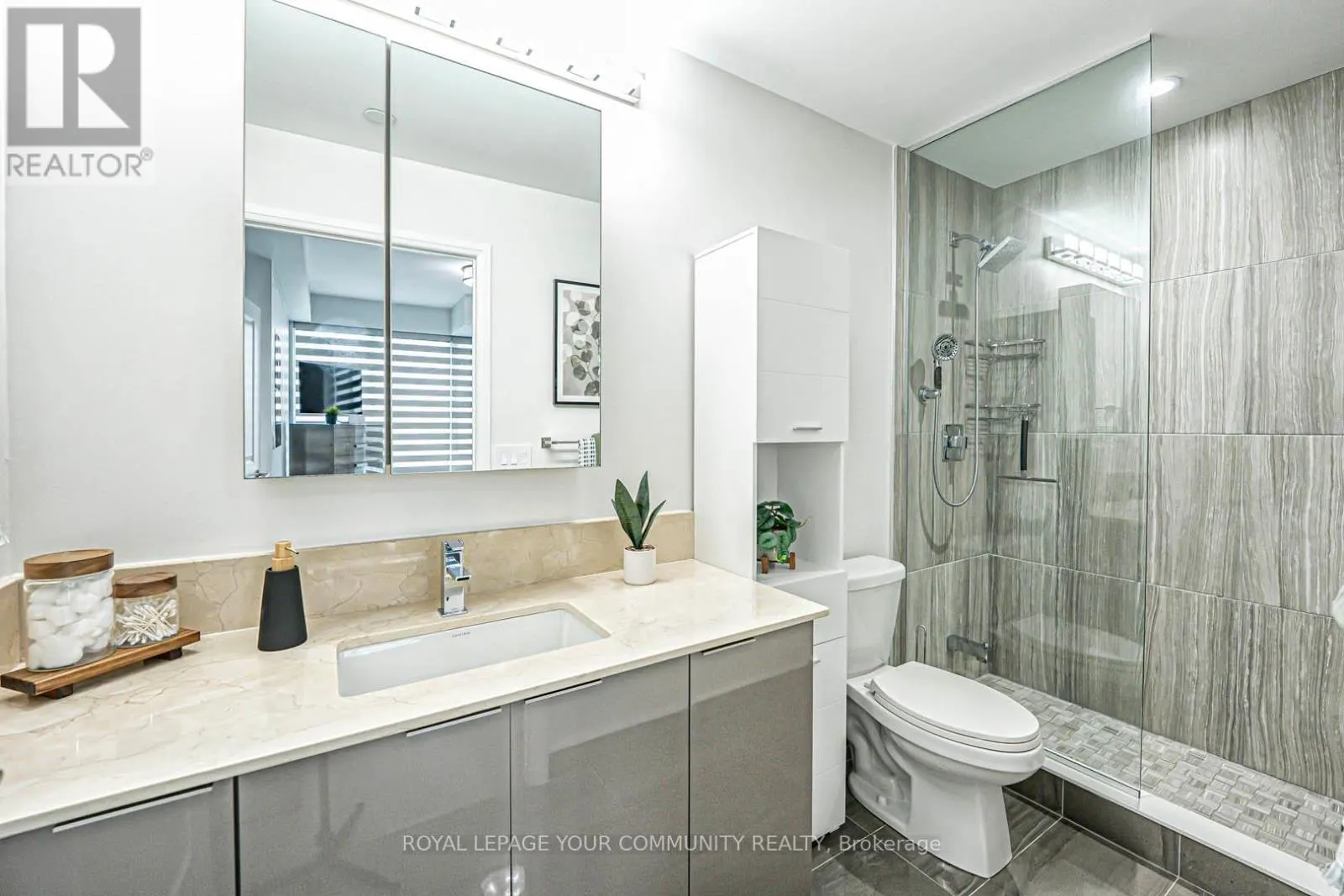206 - 99 EAGLE ROCK WAY