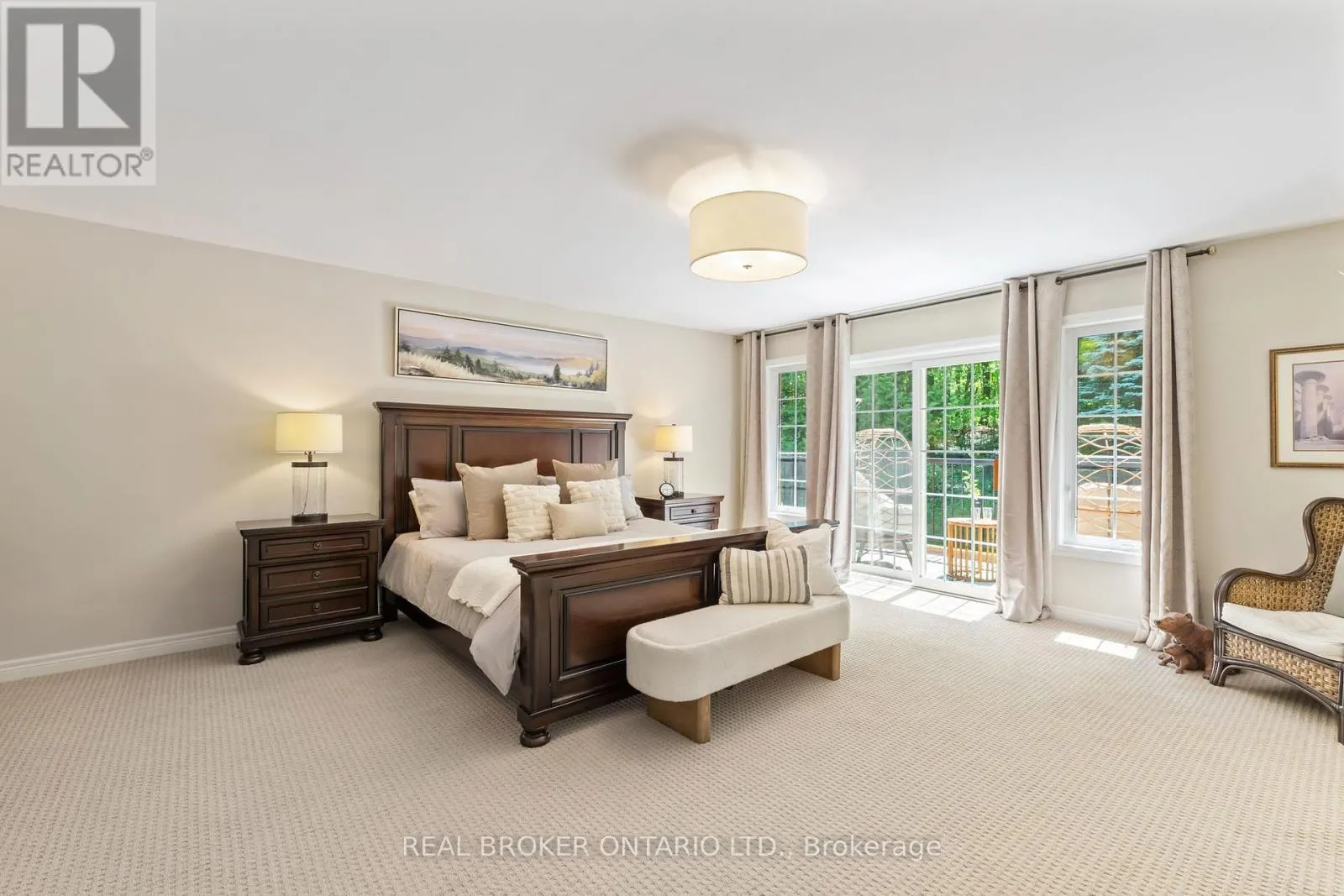 8 OAKVIEW PLACE