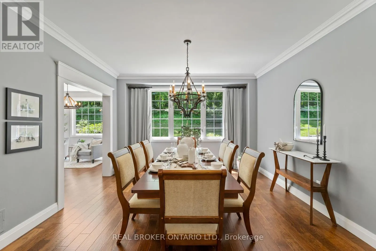 8 OAKVIEW PLACE